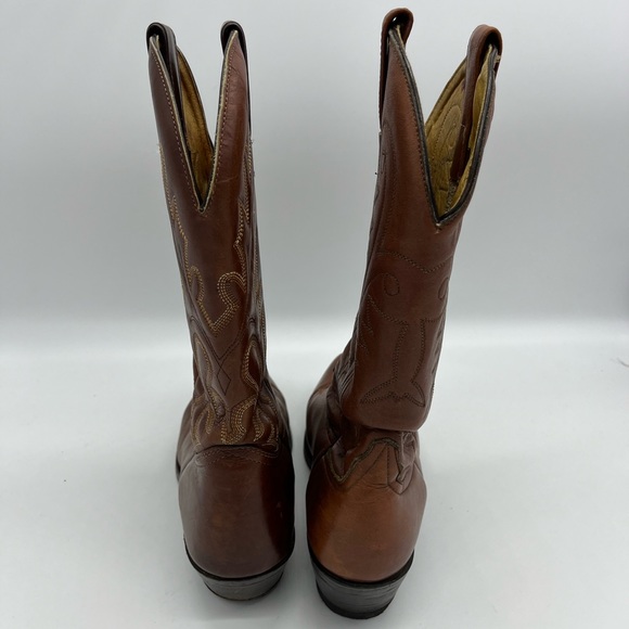 Authentic Elegance: Embrace Mismatched Boulet and Charro Cowboy Boots! - Picture 3 of 9